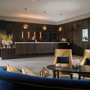 Court & Leisure Centre Otel
